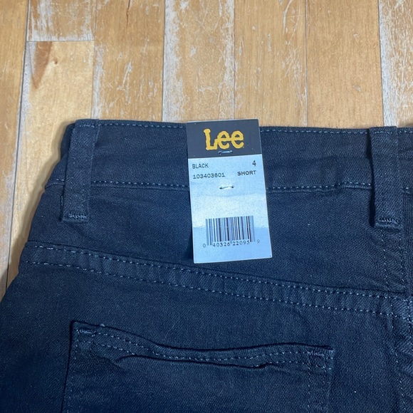 BNWT Women’s Lee straight leg high rise black jeans - Picture 5 of 8